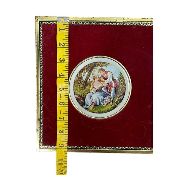 Vtg West Germany velvet embossed tin box gold tone red Colonial- 9x9x2.5 in - Picture 4 of 11